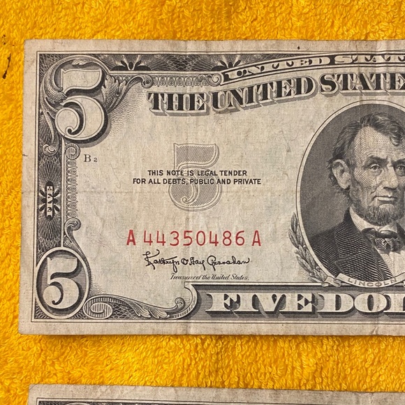 2 Red Seal 1963 Vintage Five Dollar Bills - Picture 4 of 6